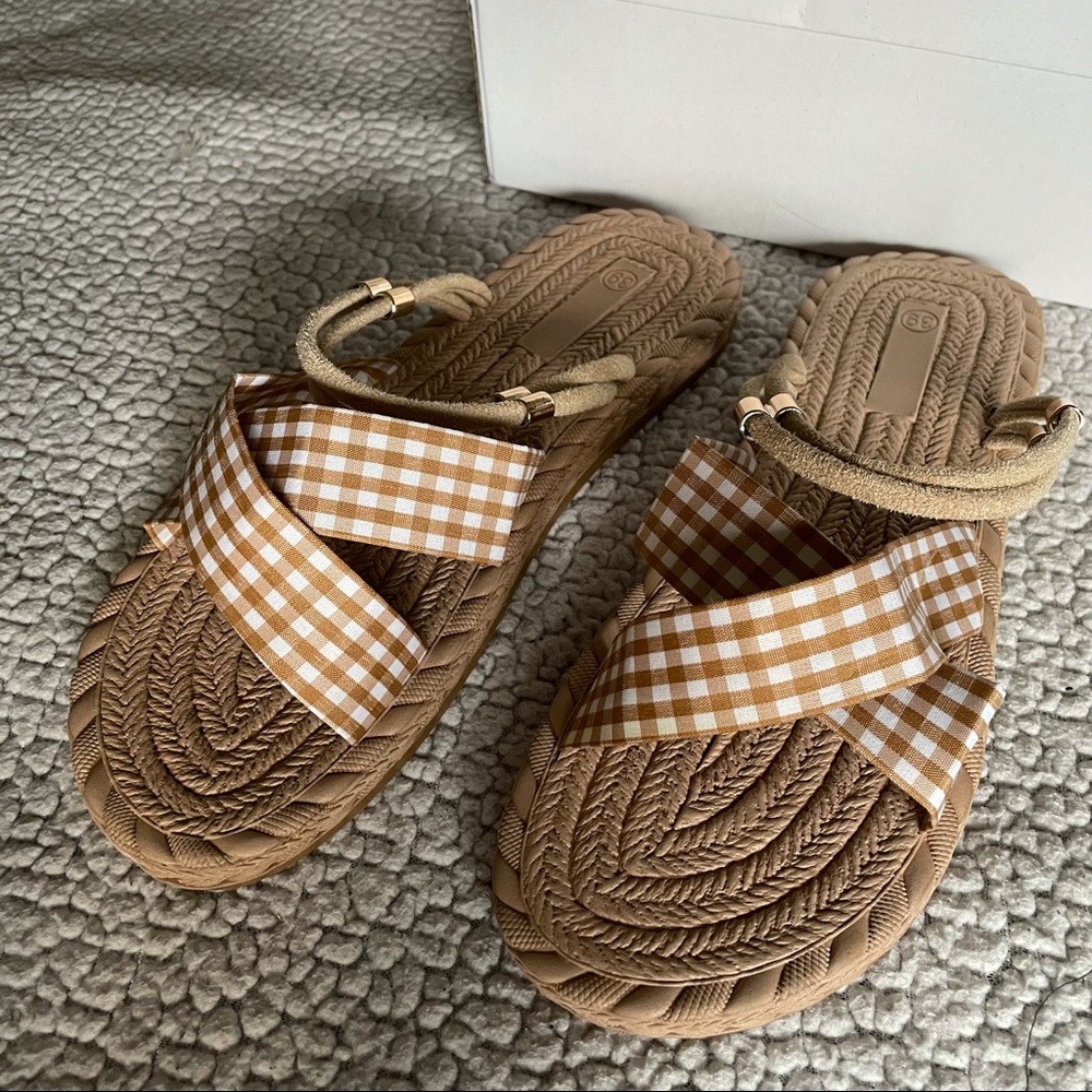 ✨Women’s Brown Plaid Sandals - NEW in Box!! 💌 - Picture 2 of 4